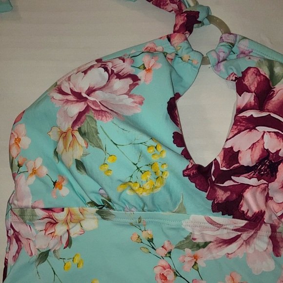 Size medium Blue and Green Floral Halter Sleeveless Tank swim bathing suit Top - Picture 10 of 10
